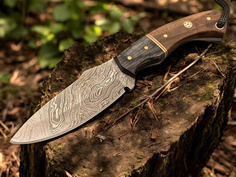 Timberfang - Handmade Damascus Steel Deer Knifes