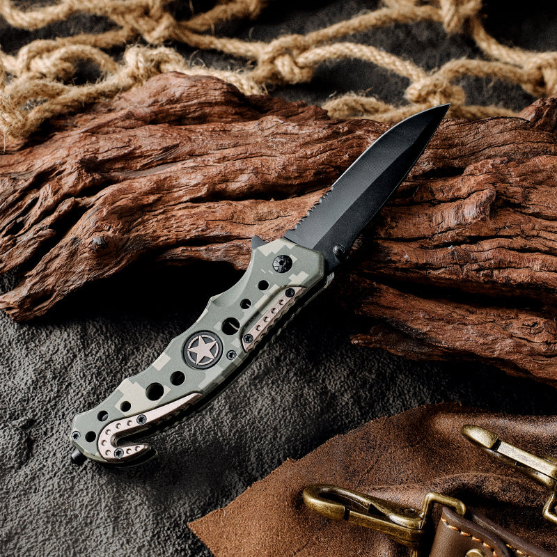 Star Pocket Knife with Serrated Blade & Camouflage Handle
