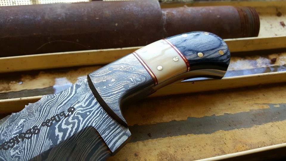 Full Tang Custom Handmade Damascus Steel Skinner Knife