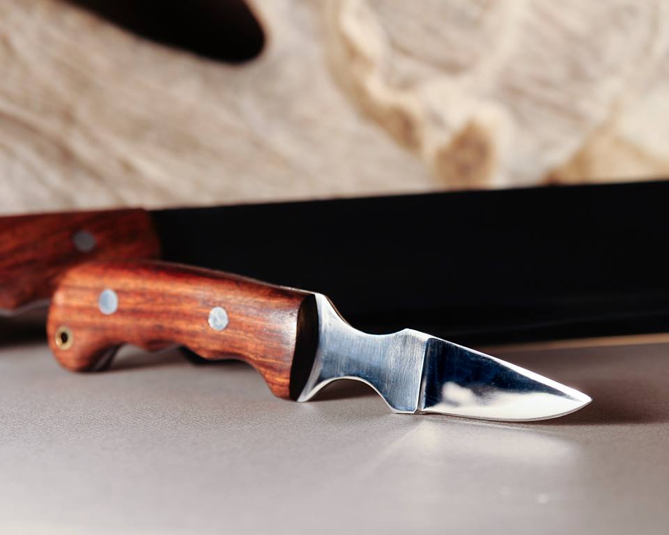 Game Processing Kit – 6-Piece Rosewood Handle Knife Set with Leather Roll