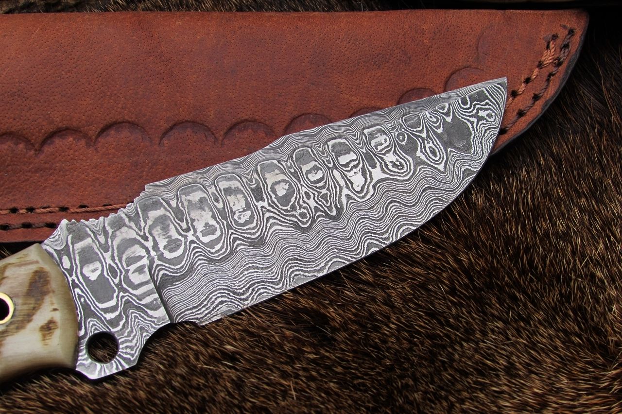 Handmade Damascus Skinning Knife
