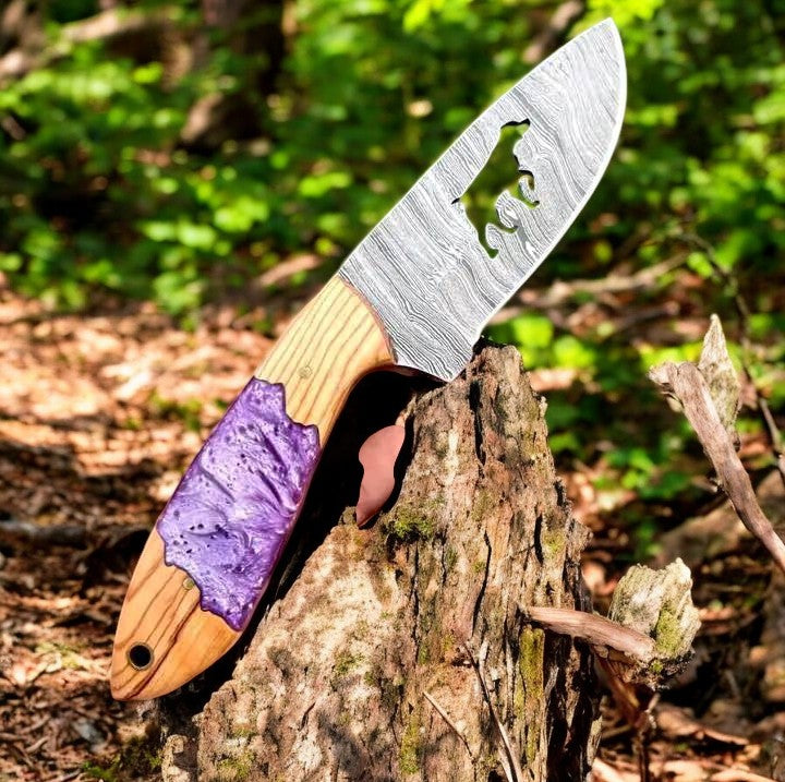Hunting Knife – Handmade Damascus Steel with Retriever Wirecut & Olivewood Handle
