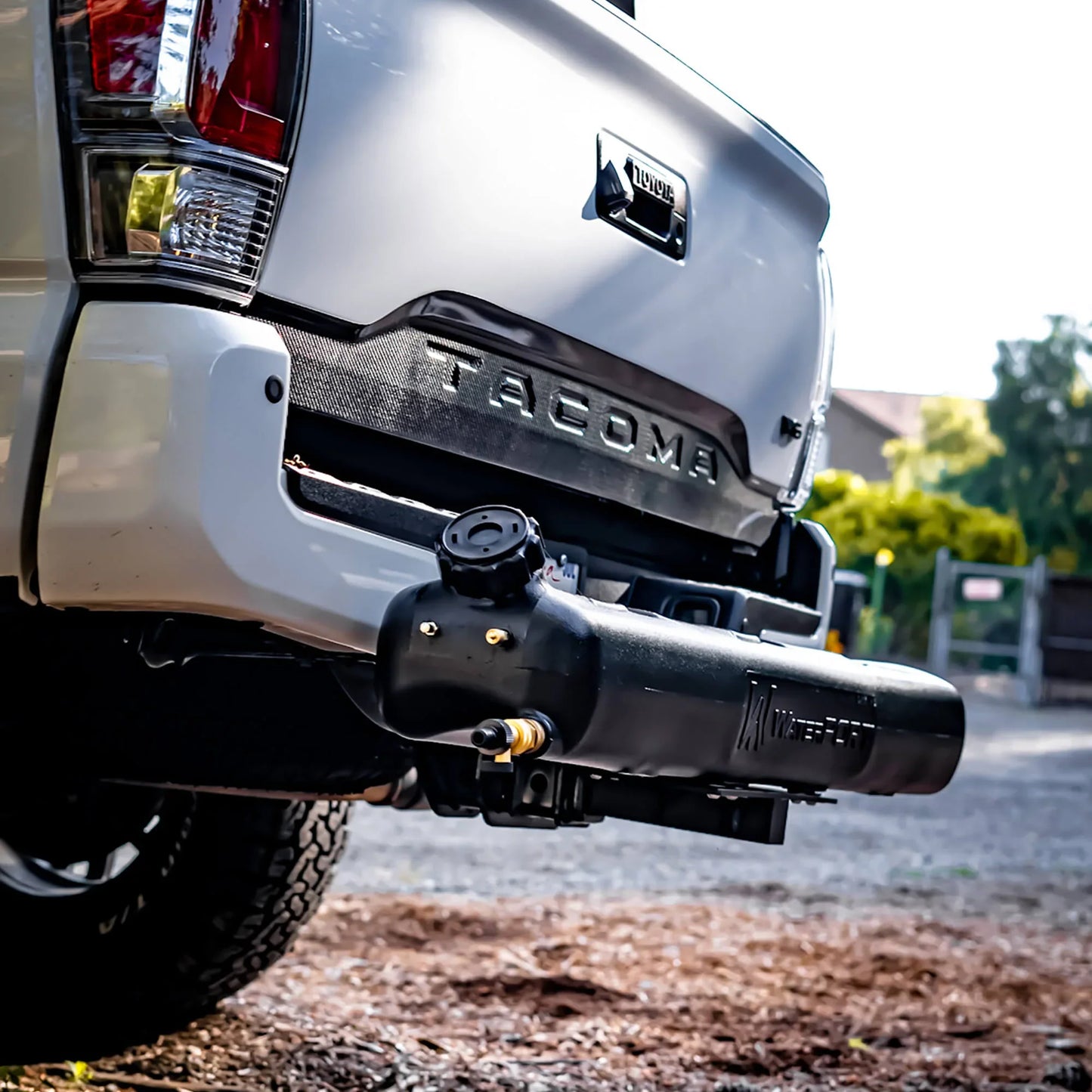 WaterPORT 8 Gallon Hitch Mount
