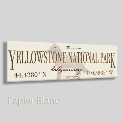 Yellowstone, Wyoming Wolf