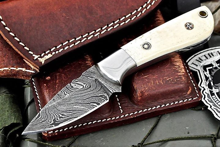 Custom Handmade Damascus Steel Hunting Skinning Knife