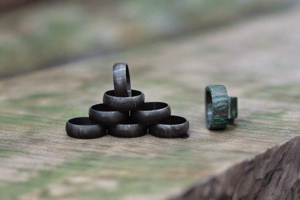 Damascus Steel Groom's Ring: A Personalized Masterpiece