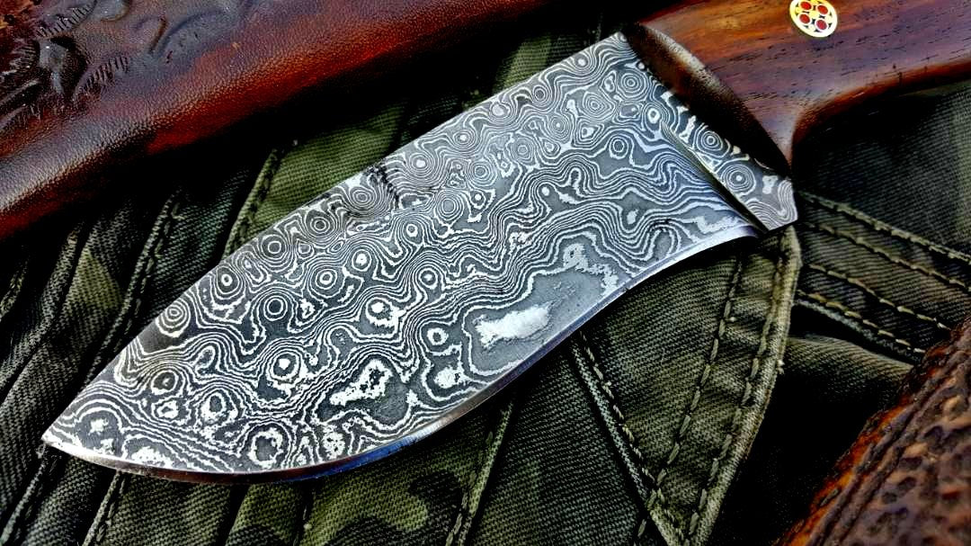 Custom Handmade Damascus Steel Skinning Knife