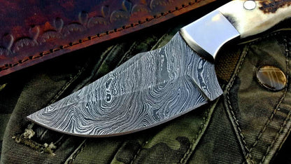 Custom Handmade Twist Damascus Steel Skinner Knife