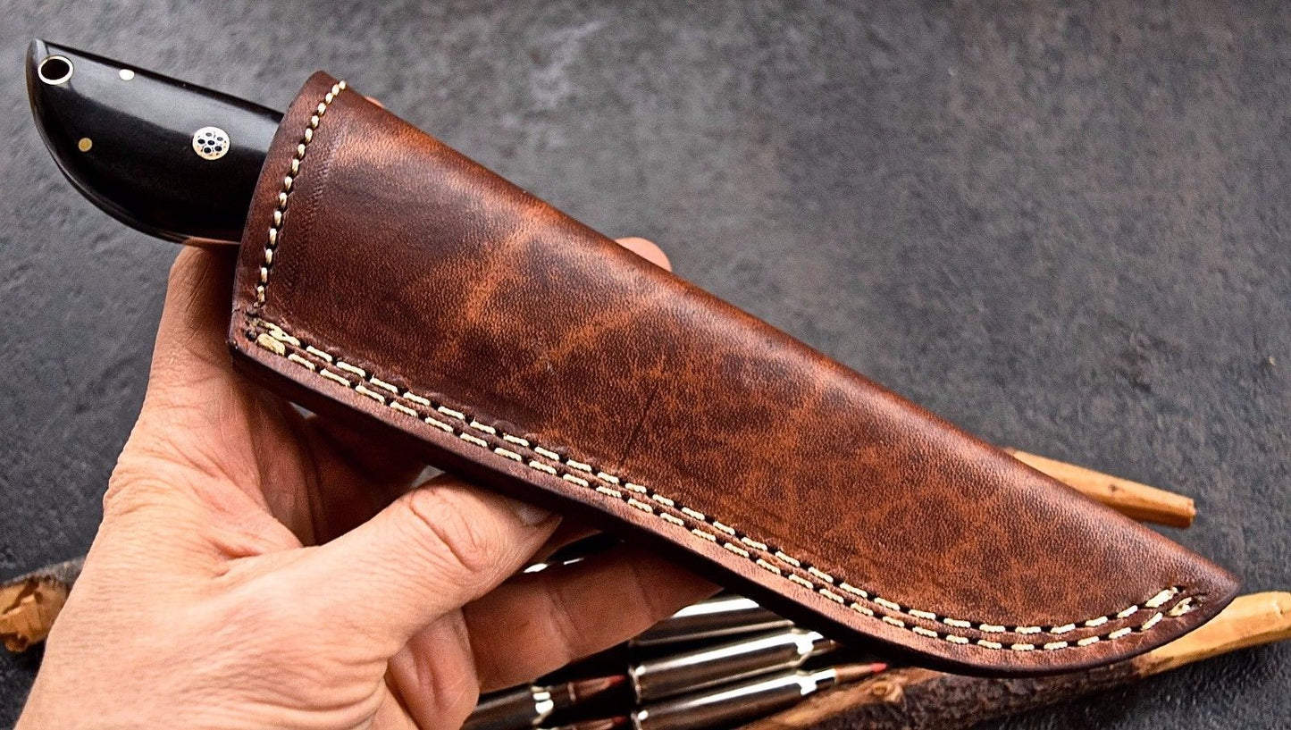 Damascus steel skinning knife