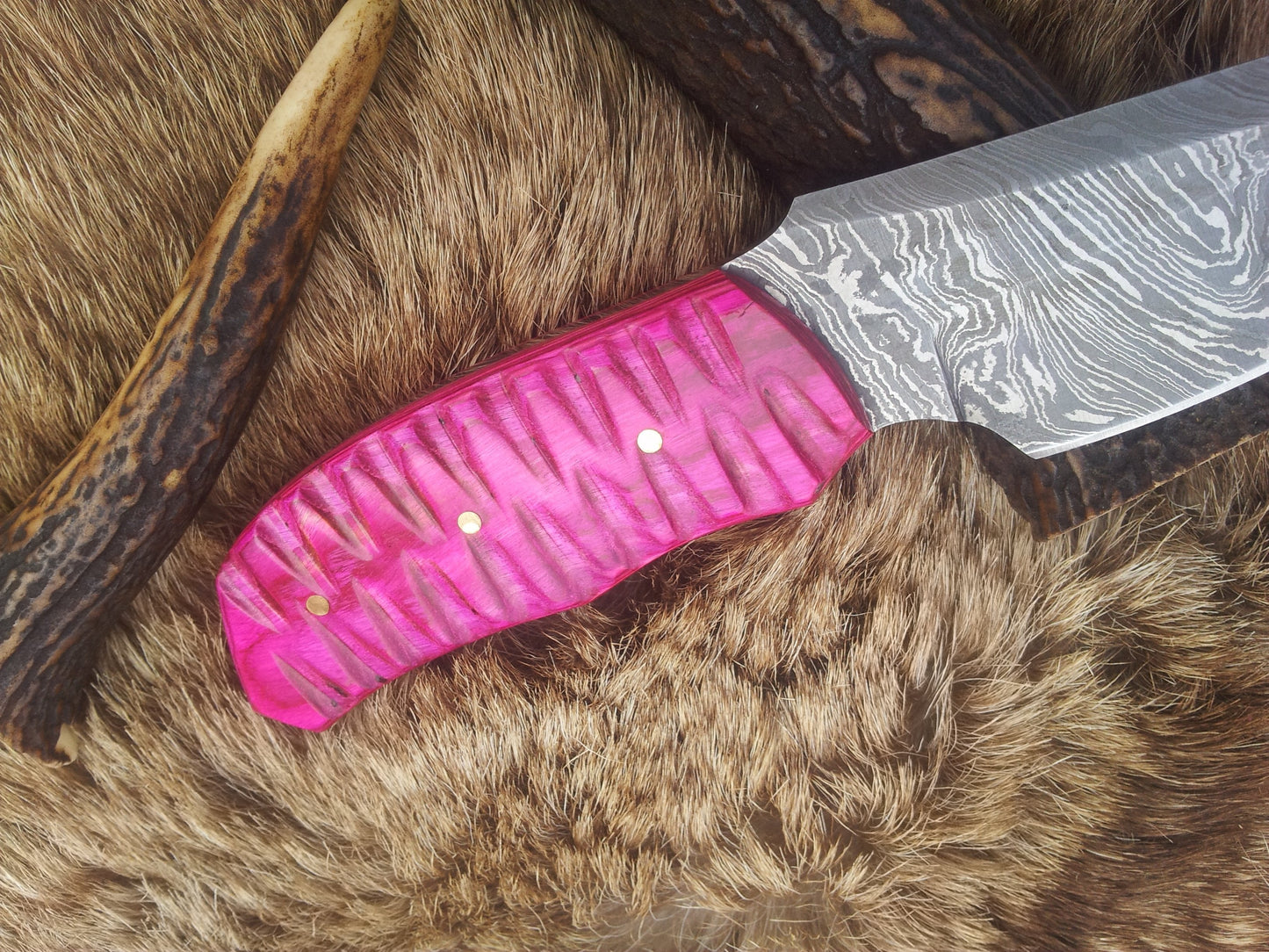 Exotic Pink Pakka Wood Damascus Steel Drop Point Skinning Knife – 7 Inch Overall Length