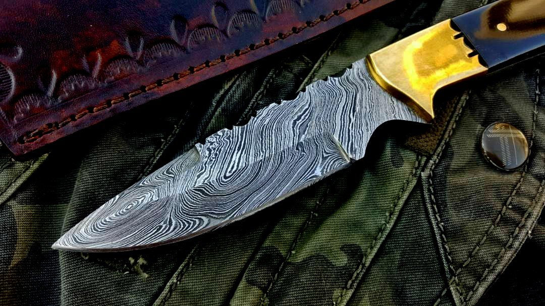 Custom Handmade Twist Damascus Steel Narrow Blade Hunting Knife