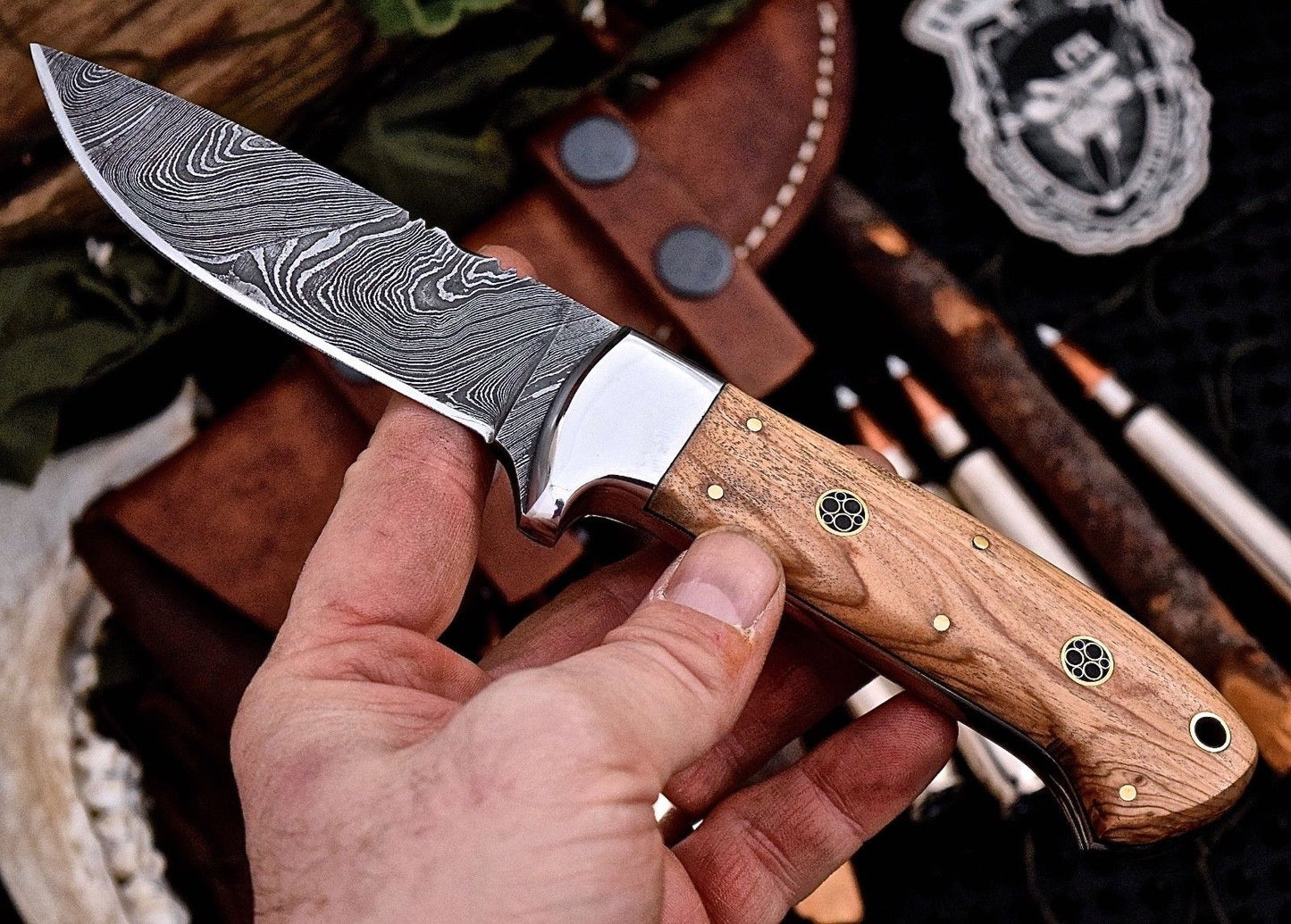 Damascus steel handmade skinning knife