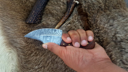 Handcrafted Custom Skinning Knife – 6.5 Inches Blade
