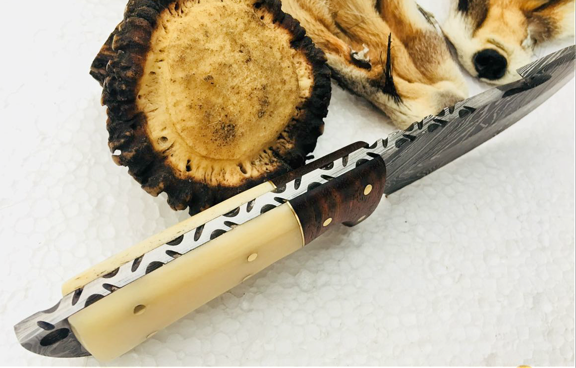 Full Tang Custom Handmade Damascus Steel Gut Hook Skinning EDC Knife