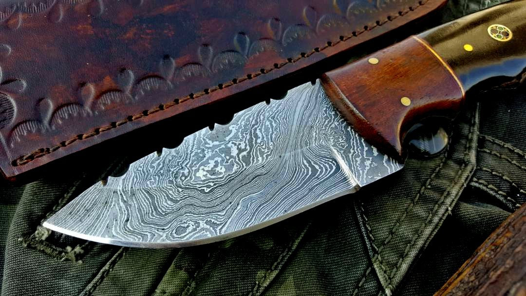 Custom Handmade Damascus Steel Hunting Skinning Knife