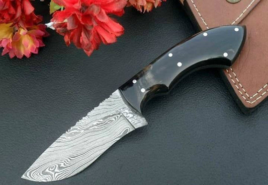 Custom Handmade Damascus Steel Hunting/Skinning Knife