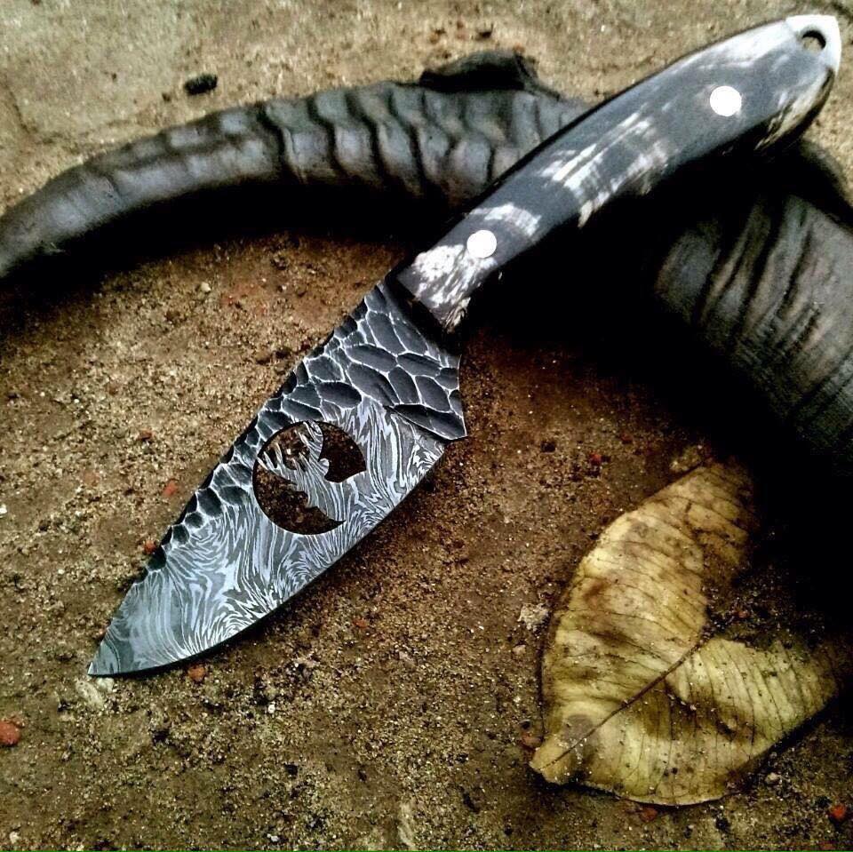Custom Handmade Hand Forged Damascus Steel Hunting Skinning Knife