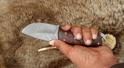 Skinning Blade Custom Handmade Full Tang Damascus Steel with Rosewood Handle, 7.5-inch - The Rosewood Edge