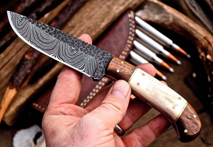 Handcrafted Custom Hunting Knife with Damascus Steel Blade