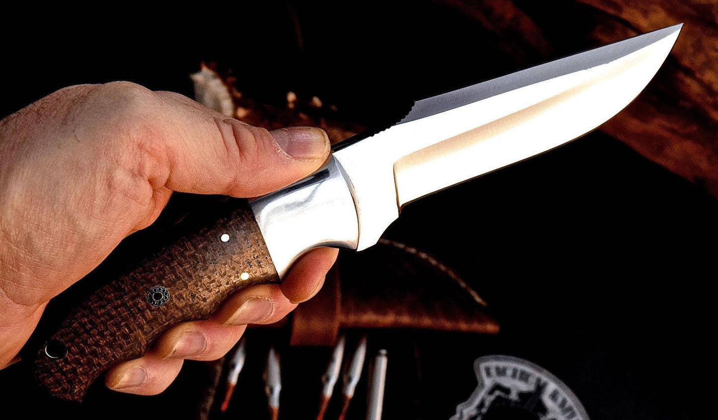 Full Tang Custom Handmade D2 Steel Hunting/Skinning Knife