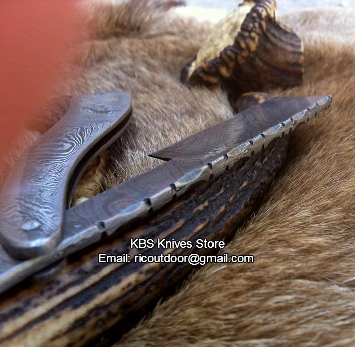 Premium Antique Razor with Damascus Steel Blade and Damascus Steel Scales Handle - Includes Leather Case - Available Exclusively at KBS Knives Store