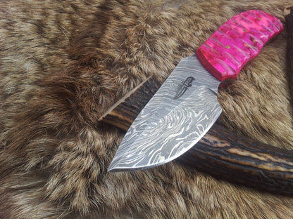 Exotic Pink Pakka Wood Damascus Steel Drop Point Skinning Knife – 7 Inch Overall Length