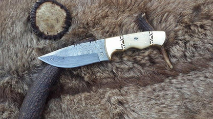 Custom Handmade Damascus Steel Hunting/Skinning Knife