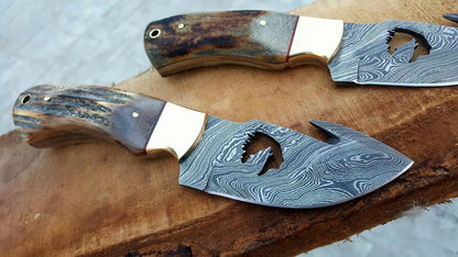 Custom Handmade Deer Gut Hook Skinning Knife – Damascus Steel with Antler Horn Handle