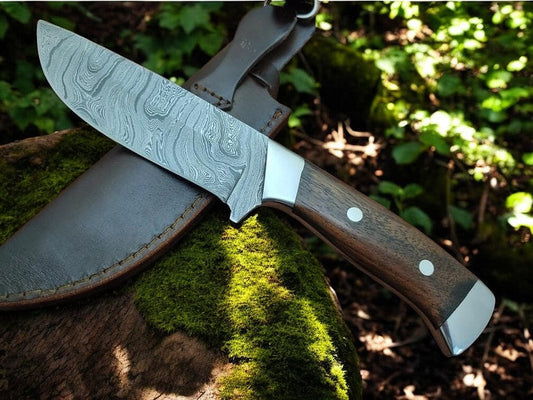 Custom Deer Knives: Handmade Damascus Steel with Walnut Wood Handle