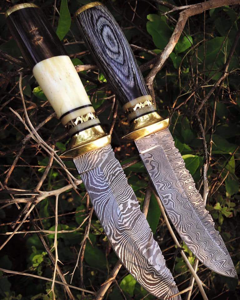 2 Damascus Steel Hunting Knives