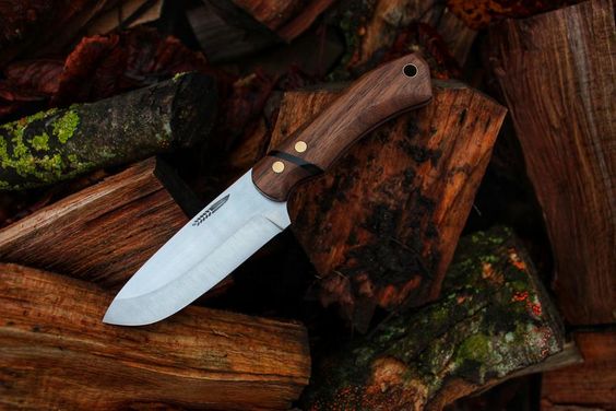 D2 STEEL SKINNING HUNTING KNIFE
