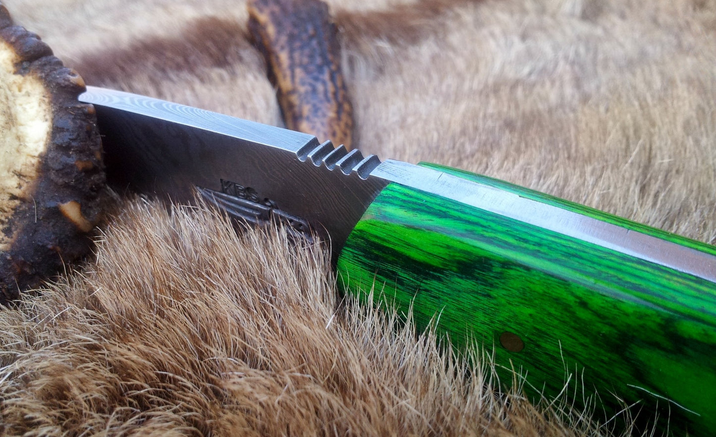 Custom Handcrafted Full Tang Damascus Steel Bushcraft Knife