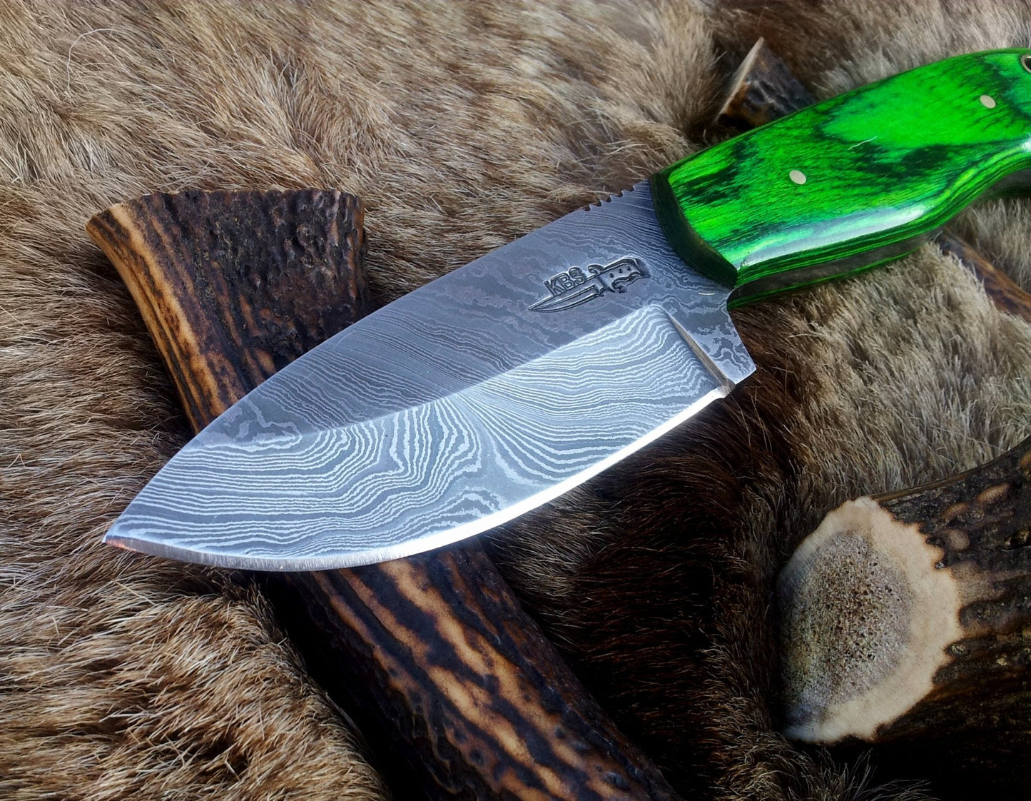 Custom Handcrafted Full Tang Damascus Steel Bushcraft Knife