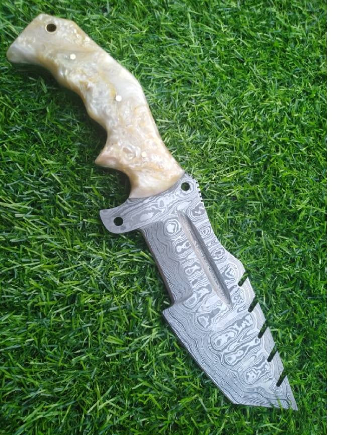 Full Tang Custom Handmade Damascus Steel Tracker Knife