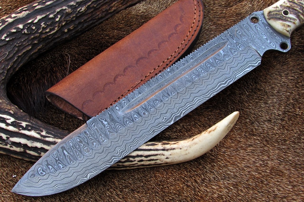 Pig Sticker Big Bowie Knife with Custom Handcrafted Full Tang Damascus Steel Blade & Sheep Horn Handle - 17 Inches