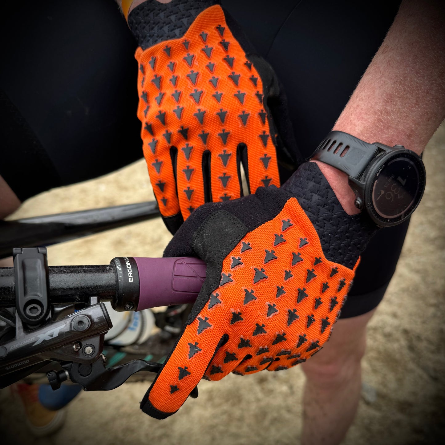 FullSend Strap Gloves