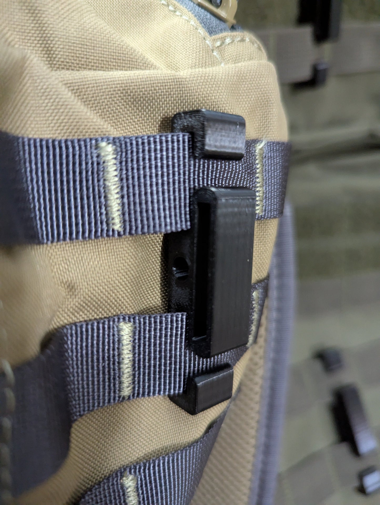 Molle Reverser Clip