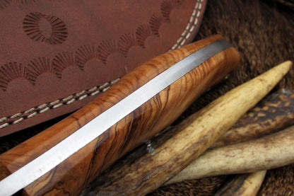 Full Tang Hunter Bowie Knife with Custom Handcrafted Damascus Steel Blade & Olive Wood Handle - 17 Inches