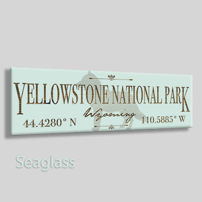 Yellowstone, Wyoming Wolf