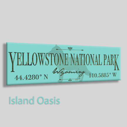 Yellowstone, Wyoming Wolf