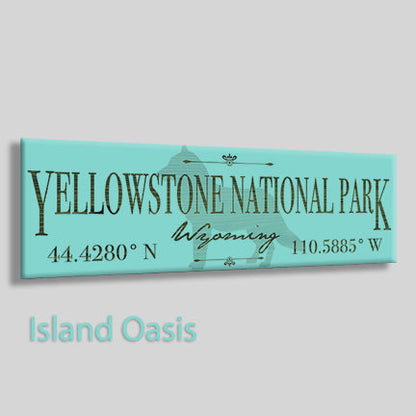 Yellowstone, Wyoming Wolf