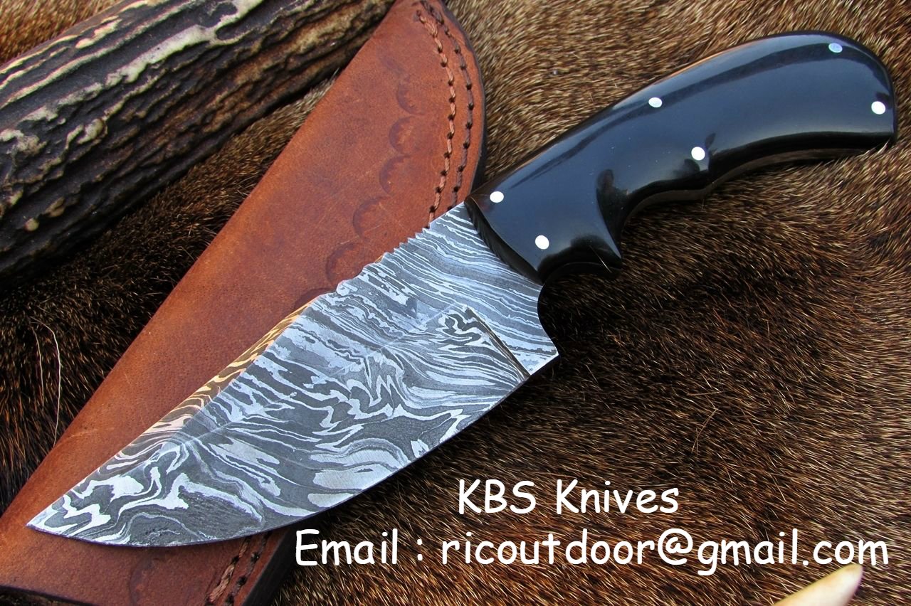 Custom Handmade Deer Skinning Knife – 8.5 Inches Damascus Steel
