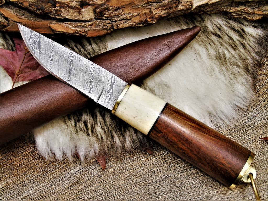 Custom Handmade Damascus Steel Hunting Skinning Knife