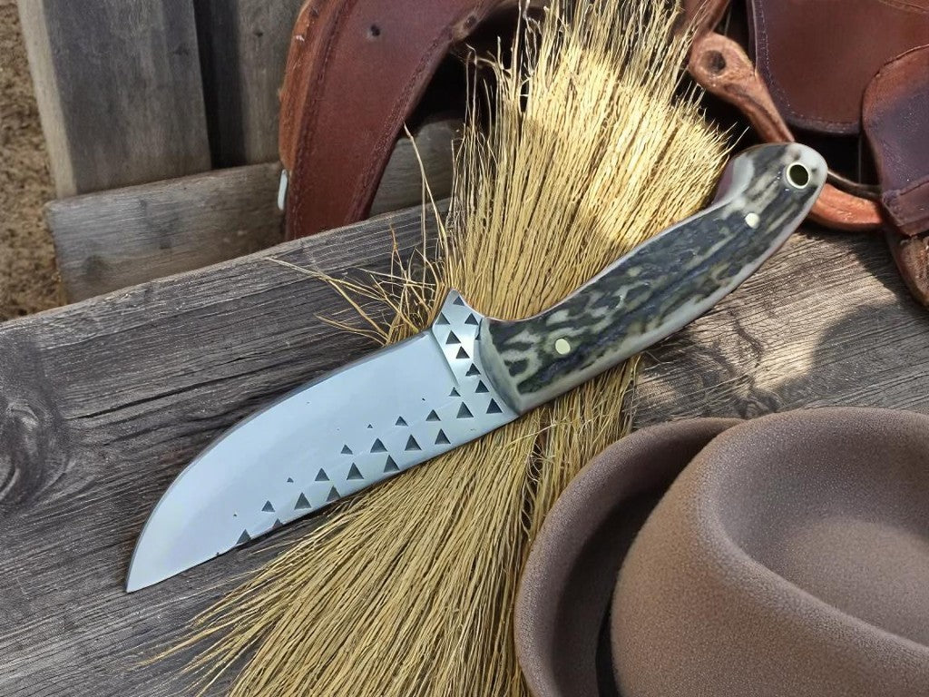Hornspur Hunter – Rustic Belt Knife with Antler Handle & Leather Sheath